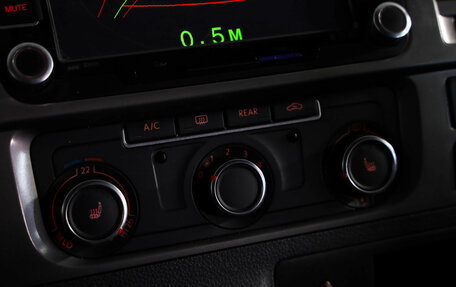 Volkswagen Caravelle T5, 2013 год, 1 499 000 рублей, 15 фотография