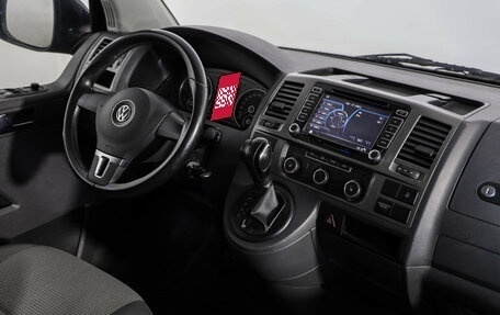 Volkswagen Caravelle T5, 2013 год, 1 499 000 рублей, 9 фотография