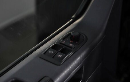 Volkswagen Caravelle T5, 2013 год, 1 499 000 рублей, 20 фотография