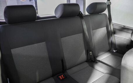 Volkswagen Caravelle T5, 2013 год, 1 499 000 рублей, 25 фотография