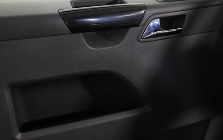 Volkswagen Caravelle T5, 2013 год, 1 499 000 рублей, 19 фотография