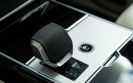 Land Rover Range Rover IV рестайлинг, 2024 год, 27 990 000 рублей, 14 фотография