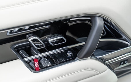 Land Rover Range Rover IV рестайлинг, 2024 год, 27 990 000 рублей, 13 фотография