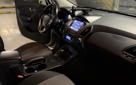 Hyundai ix35 I рестайлинг, 2013 год, 1 100 000 рублей, 10 фотография