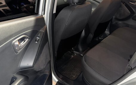 Hyundai ix35 I рестайлинг, 2013 год, 1 100 000 рублей, 14 фотография