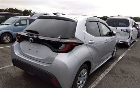 Toyota Yaris, 2021 год, 1 550 000 рублей, 2 фотография