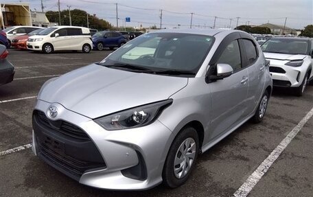 Toyota Yaris, 2021 год, 1 550 000 рублей, 3 фотография
