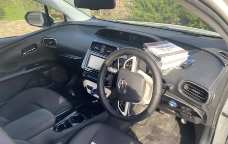 Toyota Prius IV XW50, 2018 год, 1 880 000 рублей, 2 фотография