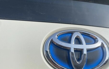 Toyota Prius IV XW50, 2018 год, 1 880 000 рублей, 5 фотография