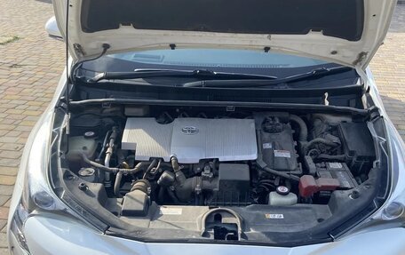 Toyota Prius IV XW50, 2018 год, 1 880 000 рублей, 22 фотография