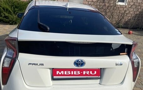Toyota Prius IV XW50, 2018 год, 1 880 000 рублей, 13 фотография