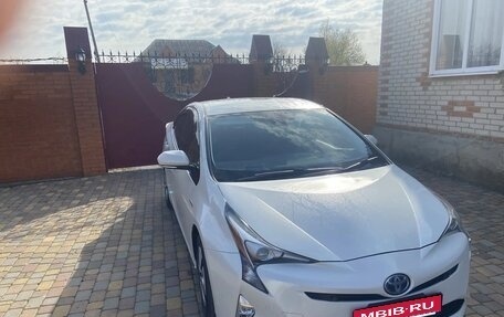 Toyota Prius IV XW50, 2018 год, 1 880 000 рублей, 26 фотография