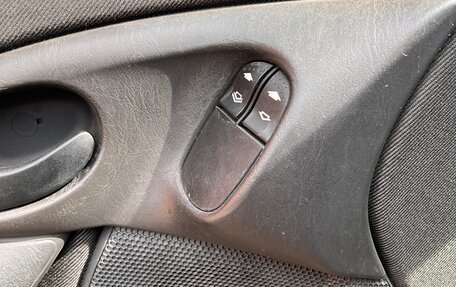 Ford Focus IV, 2003 год, 130 000 рублей, 11 фотография