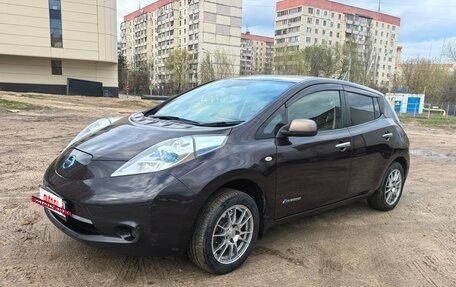 Nissan Leaf I, 2015 год, 1 150 000 рублей, 2 фотография