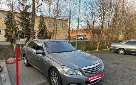Mercedes-Benz E-Класс, 2010 год, 1 655 000 рублей, 3 фотография