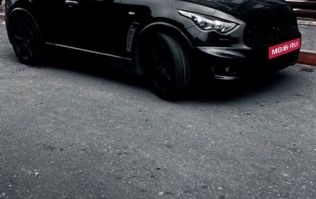 Infiniti FX II, 2011 год, 1 700 000 рублей, 17 фотография