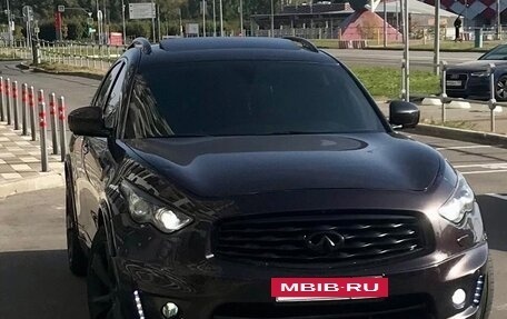 Infiniti FX II, 2011 год, 1 700 000 рублей, 13 фотография
