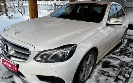 Mercedes-Benz E-Класс, 2013 год, 2 400 000 рублей, 1 фотография