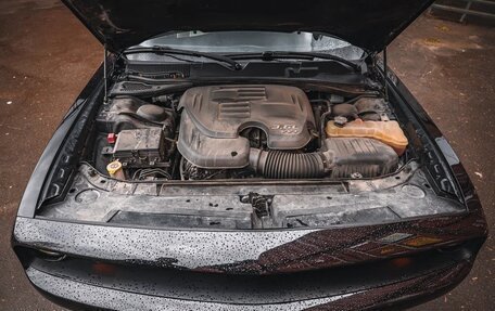 Dodge Challenger III рестайлинг 2, 2017 год, 3 850 000 рублей, 18 фотография