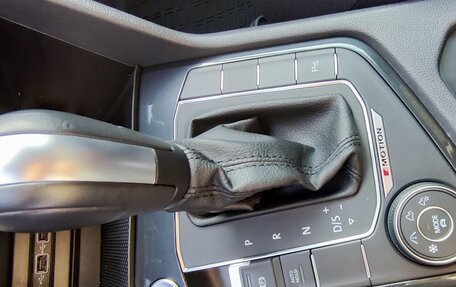 Volkswagen Tiguan II, 2020 год, 2 720 000 рублей, 11 фотография