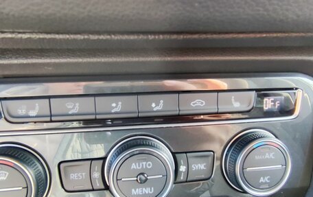 Volkswagen Tiguan II, 2020 год, 2 720 000 рублей, 15 фотография