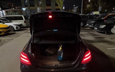 Mercedes-Benz E-Класс, 2018 год, 1 650 000 рублей, 8 фотография