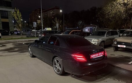 Mercedes-Benz E-Класс, 2018 год, 1 650 000 рублей, 3 фотография