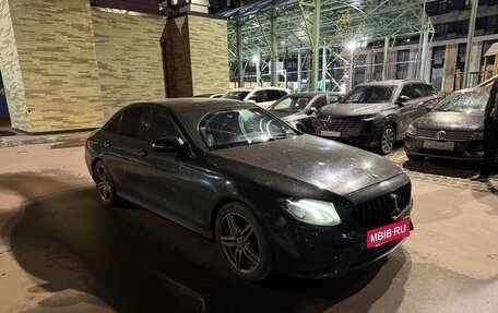 Mercedes-Benz E-Класс, 2018 год, 1 650 000 рублей, 5 фотография