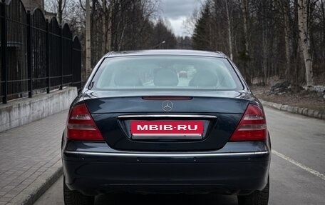 Mercedes-Benz E-Класс, 2005 год, 979 000 рублей, 10 фотография