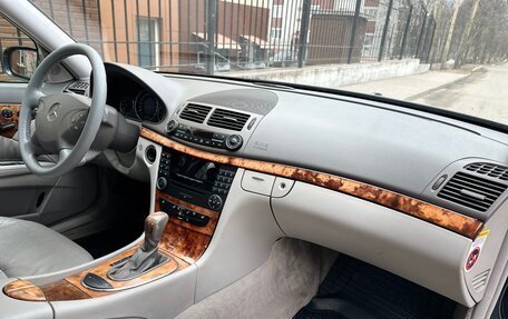 Mercedes-Benz E-Класс, 2005 год, 979 000 рублей, 26 фотография