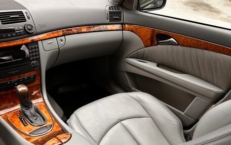 Mercedes-Benz E-Класс, 2005 год, 979 000 рублей, 30 фотография