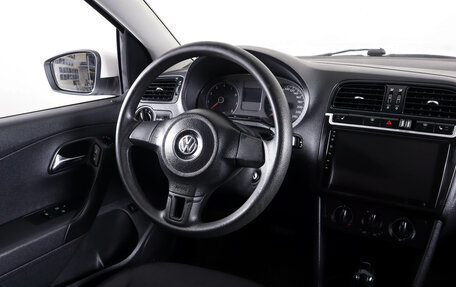 Volkswagen Polo VI (EU Market), 2011 год, 399 000 рублей, 13 фотография