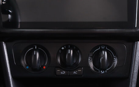 Volkswagen Polo VI (EU Market), 2011 год, 399 000 рублей, 18 фотография