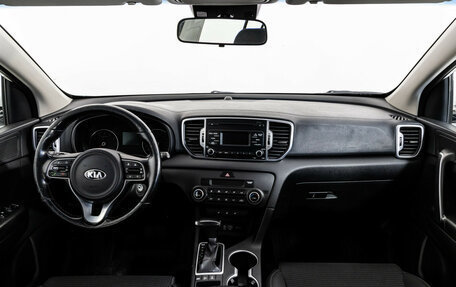 KIA Sportage IV рестайлинг, 2018 год, 1 649 000 рублей, 10 фотография