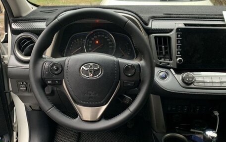 Toyota RAV4, 2015 год, 2 590 000 рублей, 6 фотография