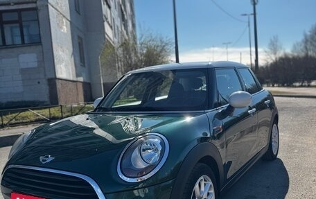 MINI Hatch, 2017 год, 1 290 000 рублей, 4 фотография