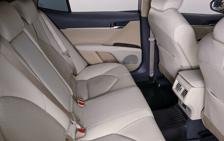 Toyota Camry, 2021 год, 3 549 000 рублей, 10 фотография