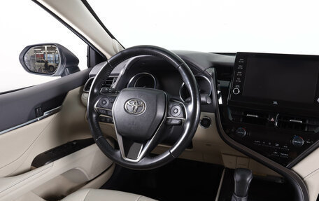 Toyota Camry, 2021 год, 3 549 000 рублей, 12 фотография