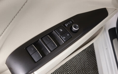 Toyota Camry, 2021 год, 3 549 000 рублей, 24 фотография