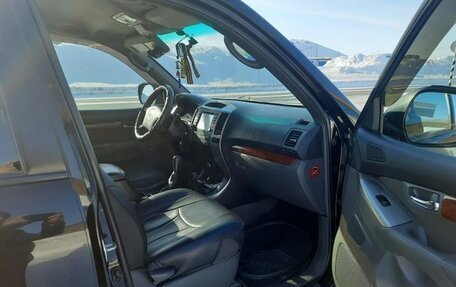 Toyota Land Cruiser Prado 120 рестайлинг, 2006 год, 2 550 000 рублей, 8 фотография