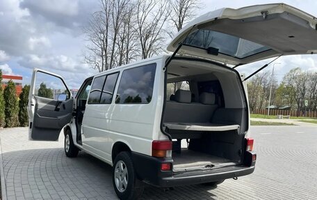 Volkswagen Caravelle T4, 2001 год, 1 230 000 рублей, 10 фотография