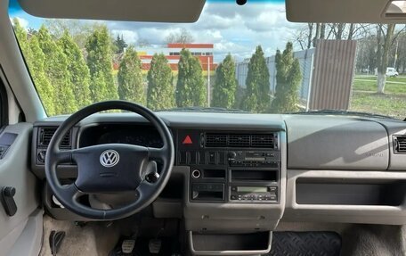 Volkswagen Caravelle T4, 2001 год, 1 230 000 рублей, 13 фотография