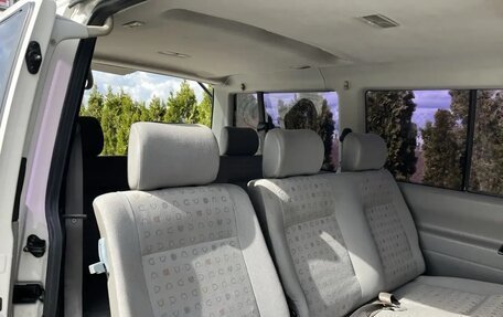 Volkswagen Caravelle T4, 2001 год, 1 230 000 рублей, 14 фотография