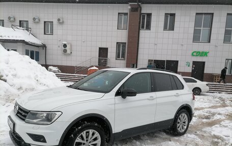 Volkswagen Tiguan II, 2017 год, 2 050 000 рублей, 2 фотография