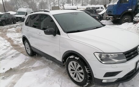 Volkswagen Tiguan II, 2017 год, 2 050 000 рублей, 3 фотография