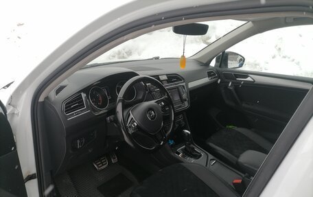 Volkswagen Tiguan II, 2017 год, 2 050 000 рублей, 8 фотография