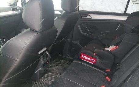 Volkswagen Tiguan II, 2017 год, 2 050 000 рублей, 13 фотография