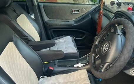 Toyota Kluger I, 2001 год, 950 000 рублей, 5 фотография