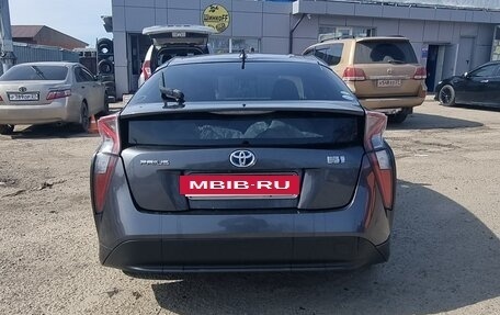 Toyota Prius IV XW50, 2016 год, 1 350 000 рублей, 2 фотография