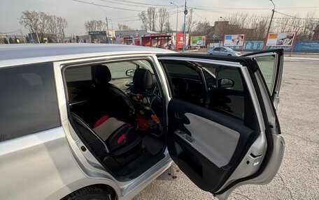 Toyota Wish II, 2009 год, 1 350 000 рублей, 17 фотография